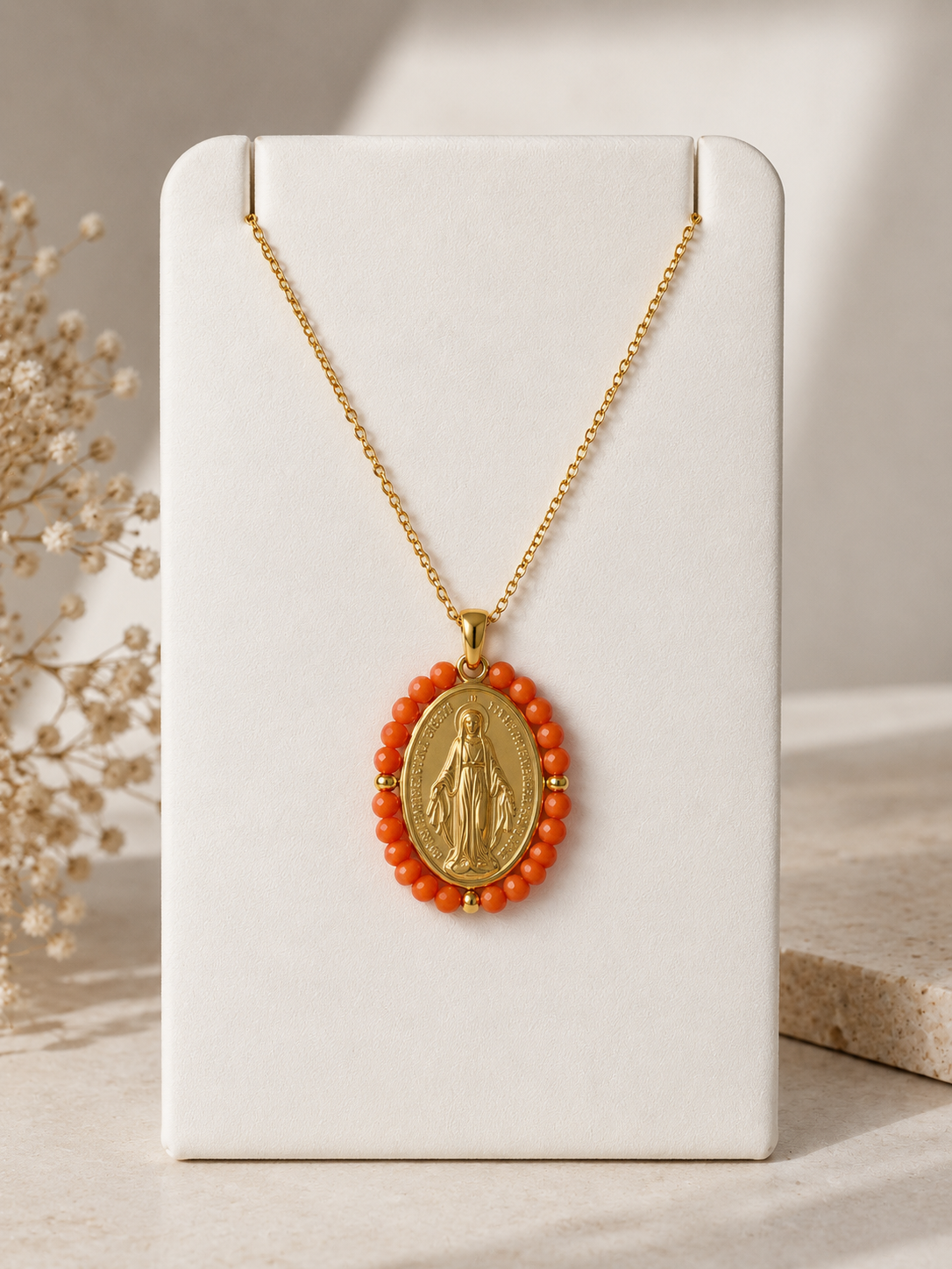 Collar Virgen Milagrosa Grande Dorado con Piedras de Colores